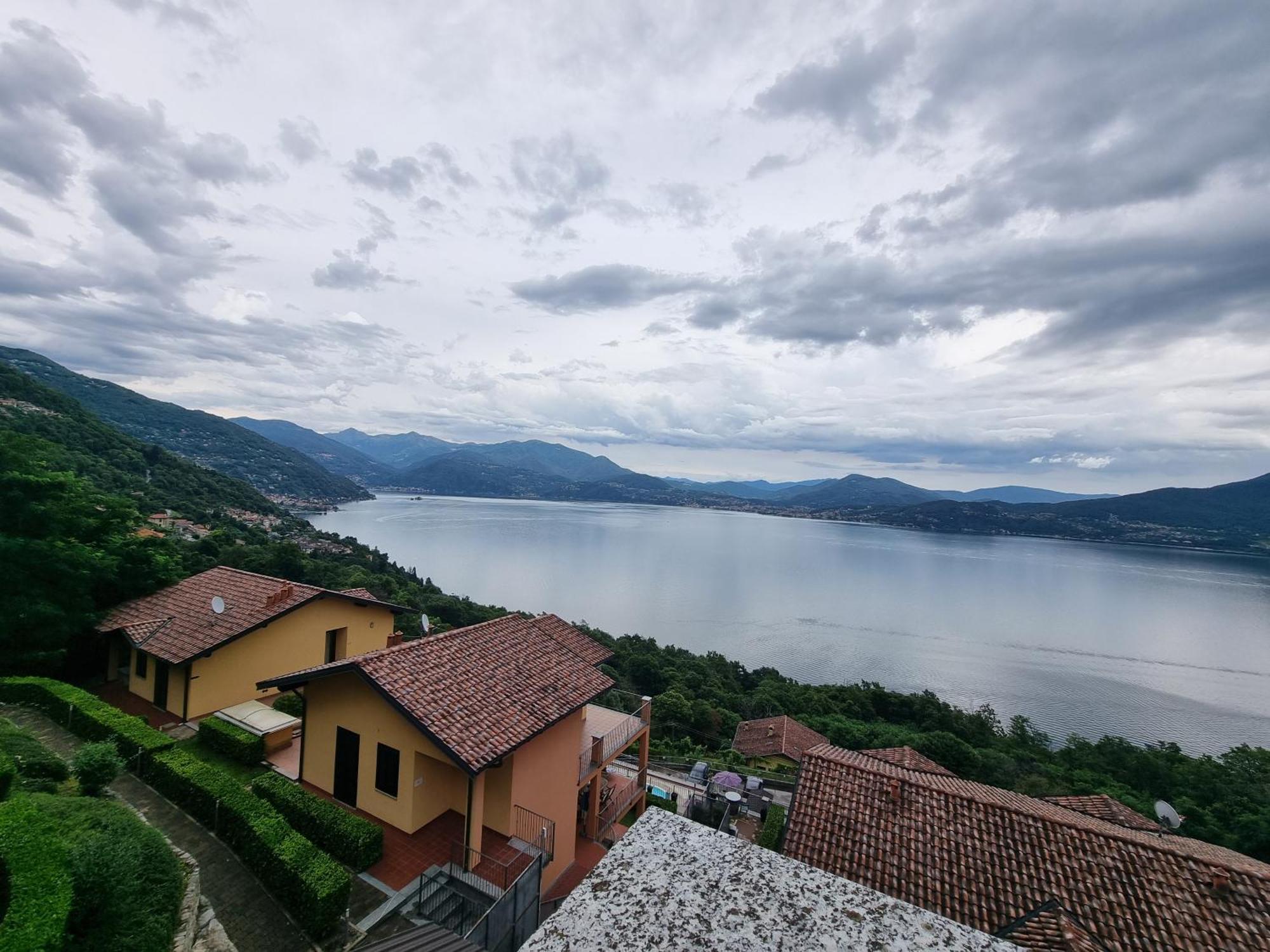 Residence Il Vigneto Oggebbio Luaran gambar